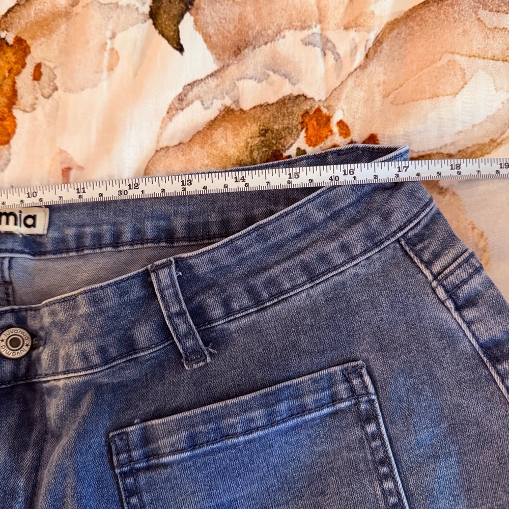 Chic Denim Women's Flare Jeans - Picture 6 of 11